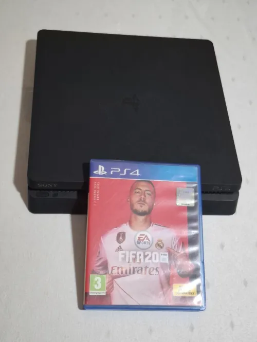 Playstation 4 slim 500gb avec CD FIFA 20