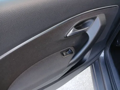 Volkswagen Polo 2016 Cara