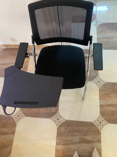 Vente chaises pliantes avec tablettes pour écrire 
