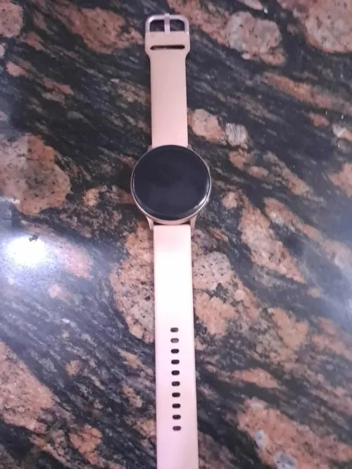 Galaxy watch active 2 nouvele bien etat 10/10 avec charger original