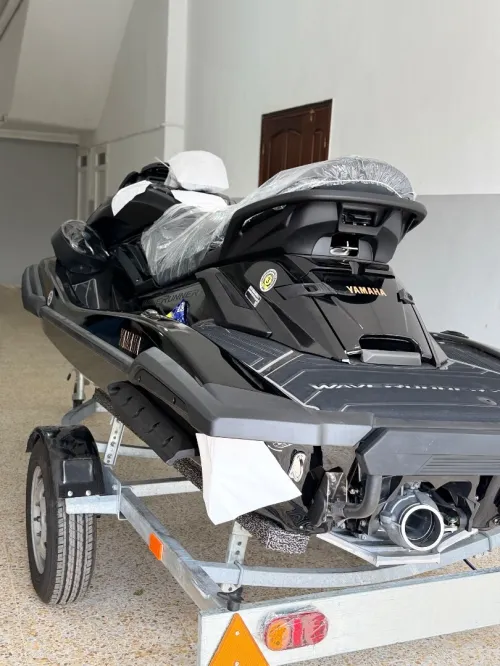 Jet ski