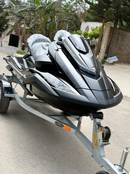 Jet ski