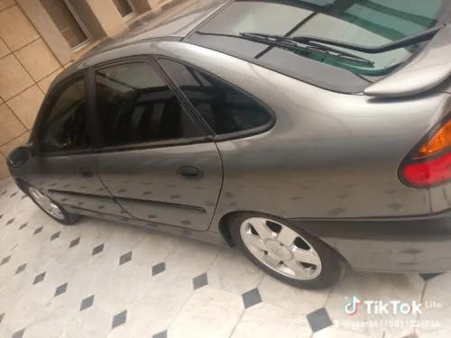 Renault Laguna 1 2000 Laguna 1