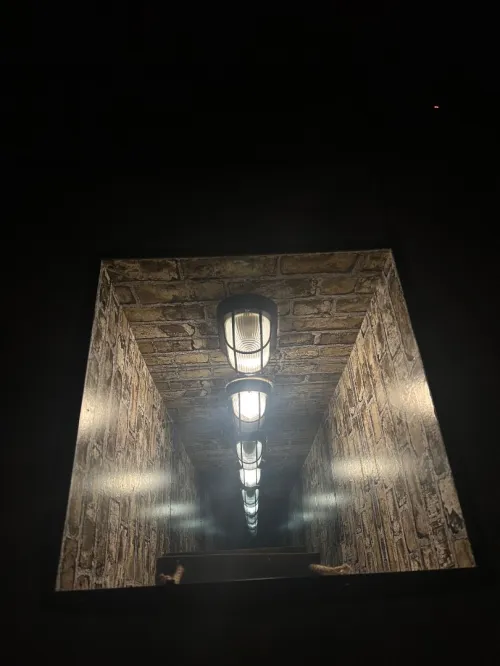 Infinity mirror table 