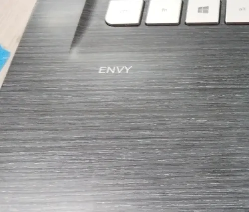 PC portable HP ENVY 17'' i7 6ème génération 16GO RAM/256GOSSD/1TOHDD / NVIDIA GeForce GTX 950M
