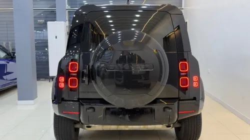 Land Rover DÉFENDRE 2024 HSE  3.0 V6 7 PLACES