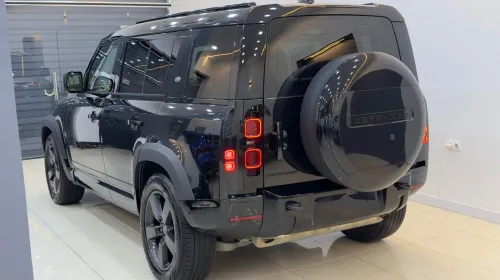 Land Rover DÉFENDRE 2024 HSE  3.0 V6 7 PLACES