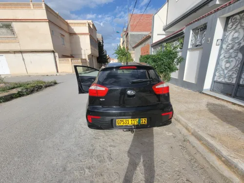 Kia Rio 5 portes 2015 Funny Facelift 