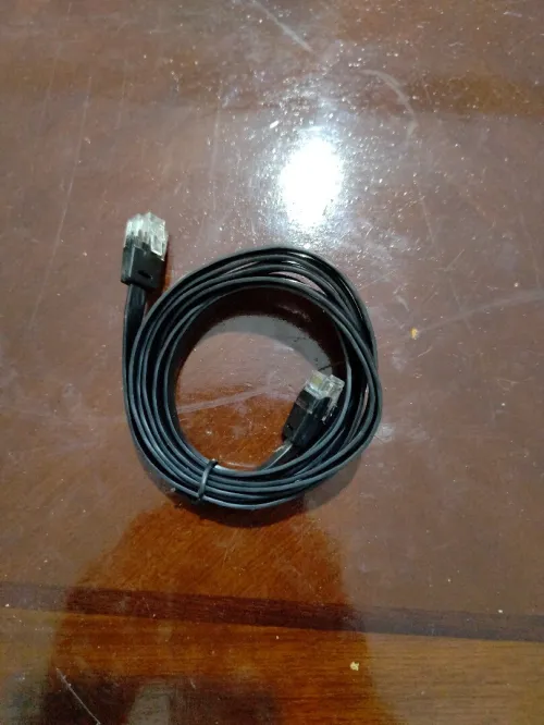 Plusieurs câble ethernet et fibre