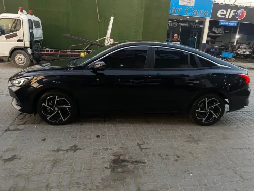 MG MG 5 Manuel 113-130 ch 2025 Manuel sans toit