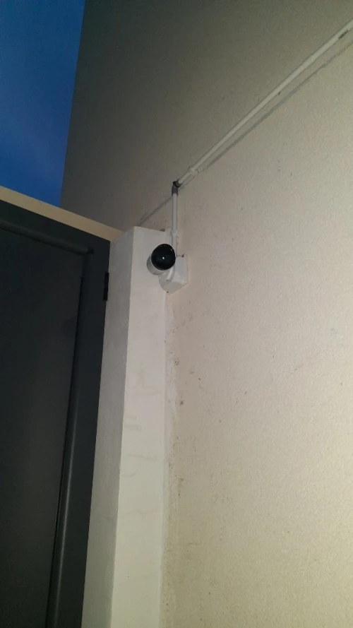 Installation des réseaux et des cameras de surveillance (intérieur & extérieur)
