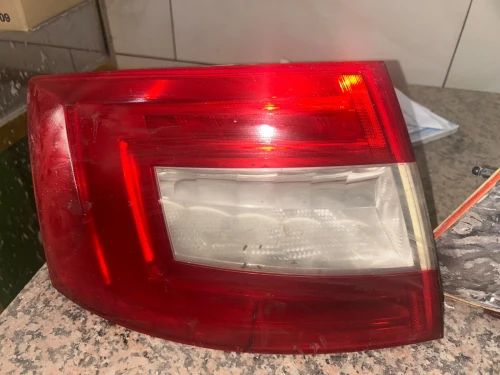 Feux arrières skoda octavia 2015