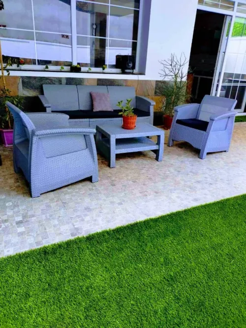 Chaises et tables