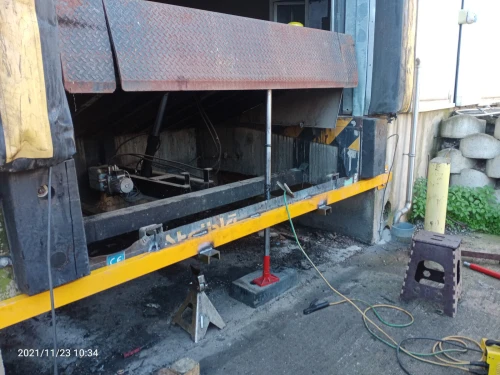 Reparation Maintenance installation Niveleur de quai    Guide roue    Butoir   Porte sectionnelle 