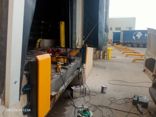 Reparation Maintenance installation Niveleur de quai    Guide roue    Butoir   Porte sectionnelle 