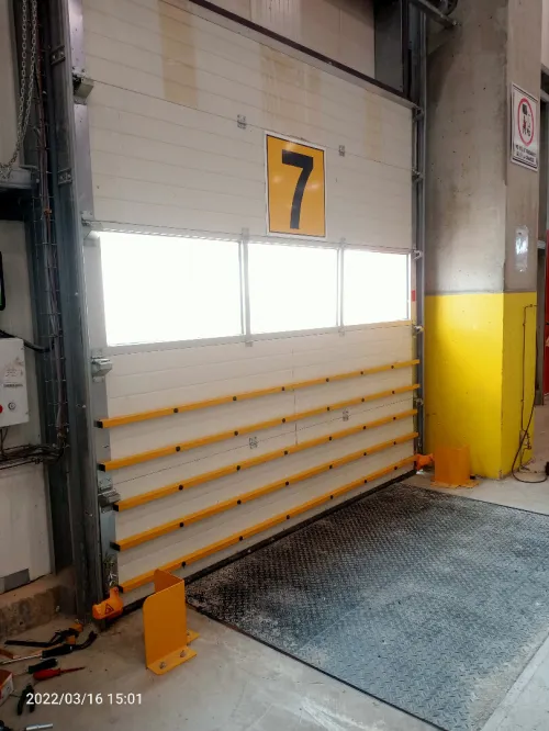 Réparation maintenance et installation porte sectionnelle porte raide porte PVC Sas d'étanchéité