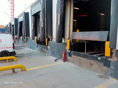 Reparation Maintenance installation Butoir niveleur de quai chargement butée caoutchouc amortisseur