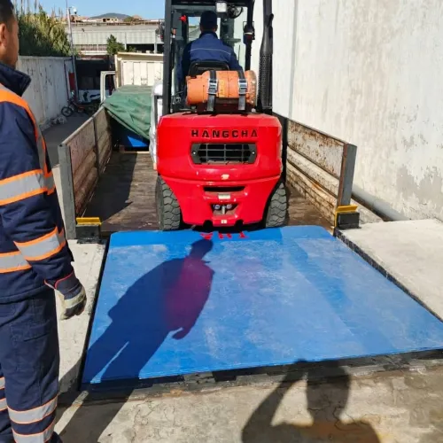 Niveleur de quai     Fabrication    rampe de chargement    rampe hydraulique