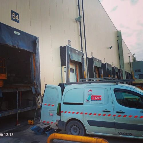 Reparation Maintenance installation Niveleur de quai    Guide roue    Butoir   Porte sectionnelle 