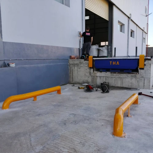 Niveleur de quai     Fabrication    rampe de chargement    rampe hydraulique 