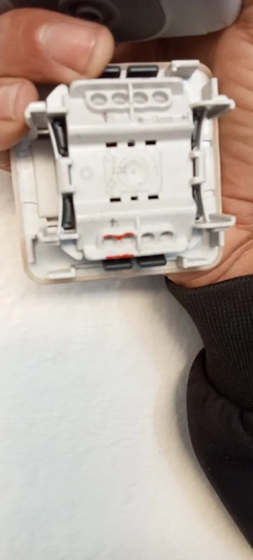 bouton poussoir étanche legrand