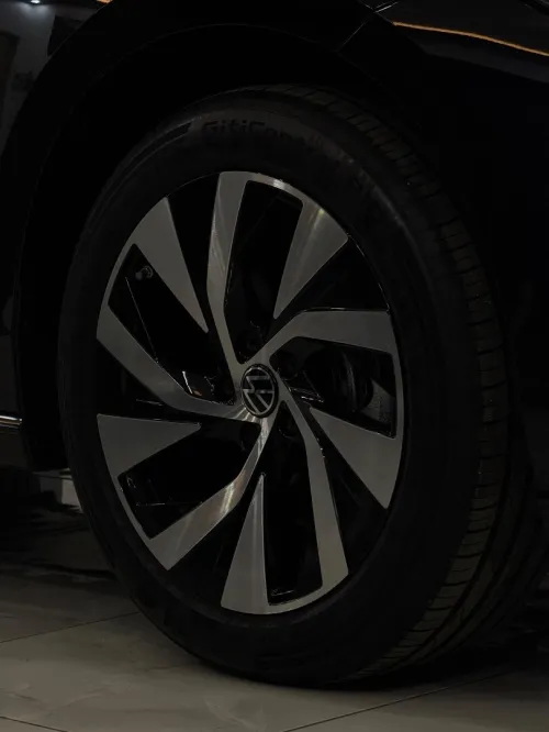 Volkswagen Passat 2025 R Line