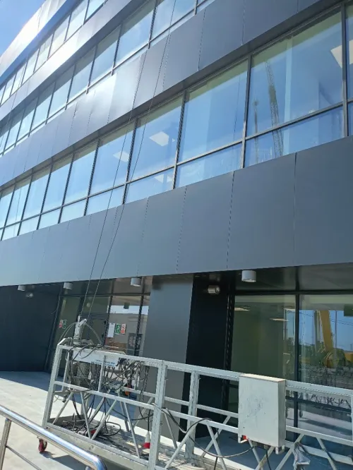 Plateforme nacelle panneau électrique