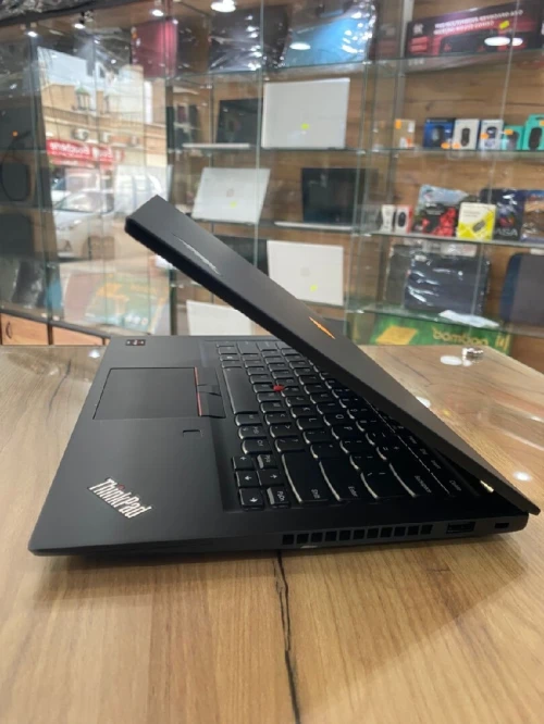 Promo Lenovo T495s Rayzen 5 Avec carte Graphique Jusqu'à 2GB 