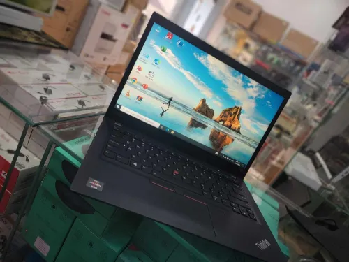 Promo Lenovo T495s Rayzen 5 Avec carte Graphique Jusqu'à 2GB 