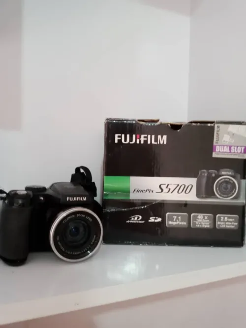 Appareil Photo Fujifilm FinePix S5700 avec Boîte