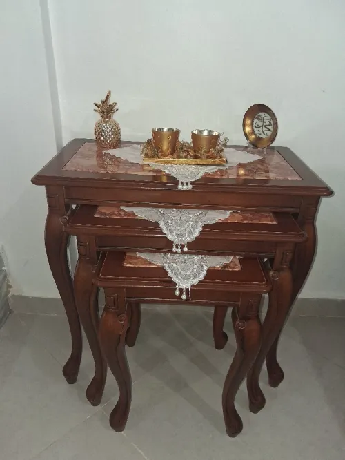 Tables gigognes