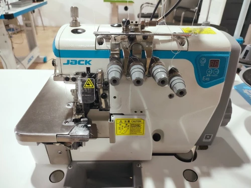 surjeteuse industrielle 4-fils JACK E4S-4