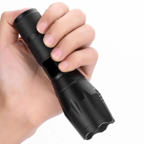 Torche Lampe de poche UNIROSS 10W avec pile Rechargeable 18650 2000mAh LED 350lm ULFL010