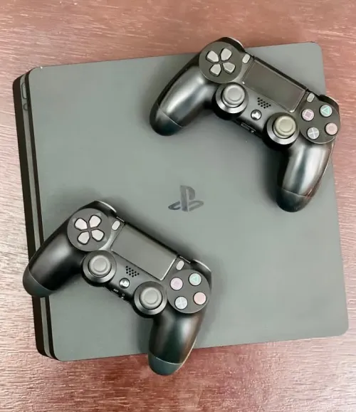 Playstation 4 slim