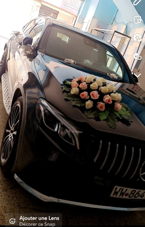 location de voiture pour mariage Avec chauffeur uniquement ( les fleurs 🌸 offerts)