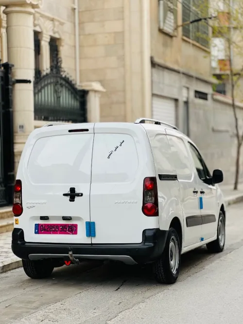 Peugeot Partner 2015 B9