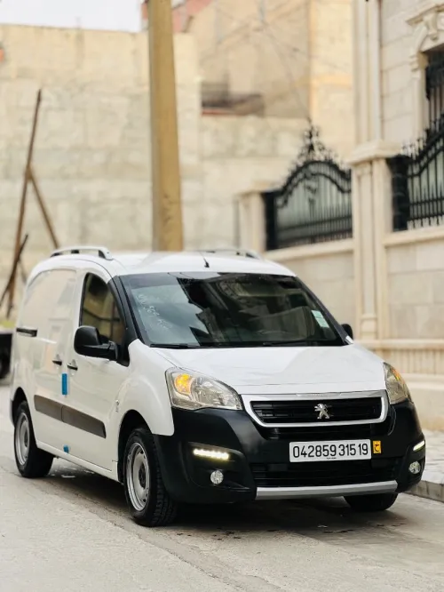 Peugeot Partner 2015 B9