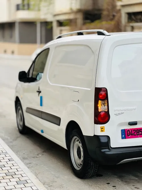 Peugeot Partner 2015 B9