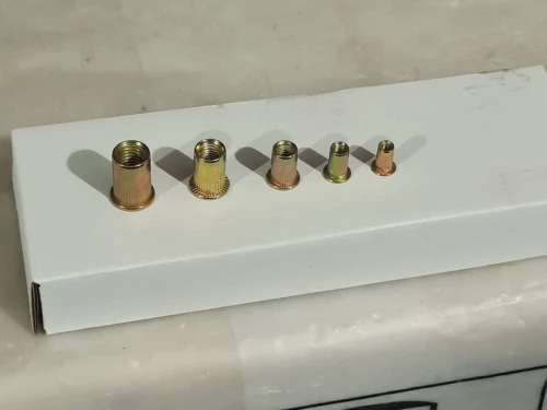 Écrou à sertir / rivets insert filetés en acier/ aluminium/ inox M3,4,5,6,8,10
