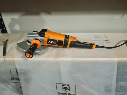 Meuleuse d'angle 230mm 2400W haut gamme - AEG WS 24-230 GV (AVS+coffret)