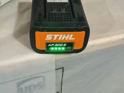 découpeuse 230mm à batterie 36V 7.2Ah STIHL TSA 230 à sec ou à eau (BL-2018)