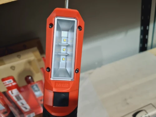 Lampe baladeuse 12 Volts LED 220 lumens - MILWAUKEE M12 SL-0 (solo)