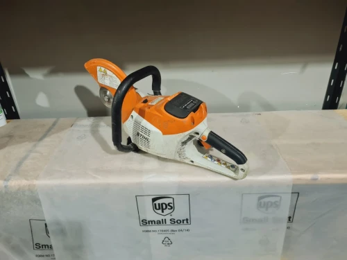 découpeuse 230mm à batterie 36V 7.2Ah STIHL TSA 230 à sec ou à eau (BL-2018)