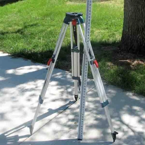 BOSCH BT 160 - Trépied polyvalent robuste de 97 à 160 cm filetage 5/8" (blocage rapide)
