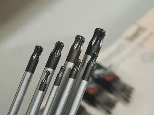 USH - Jeu clé Torx original 8 pcs T9.10.15.20.25.27.30.40 (Germany)