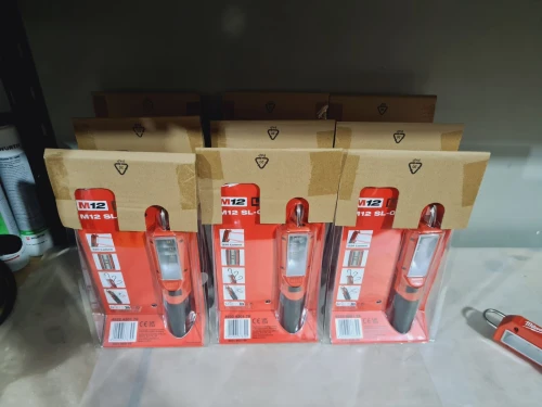Lampe baladeuse 12 Volts LED 220 lumens - MILWAUKEE M12 SL-0 (solo)