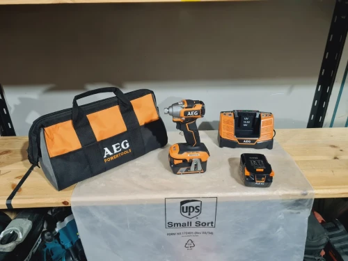 Visseuse à choc ultra compact 3 mode 18V/2x4.0Ah - AEG BSS18SBL (BL-neuf)
