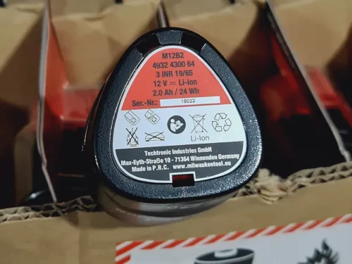 Batterie Li-Ion 12V 2.0Ah MILWAUKEE M12B2 (Redlithium-Ion)