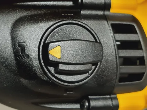 Perforateur électrique 26mm 2.8J 3 Positions Double Mandrin DEWALT D25134 (2020)