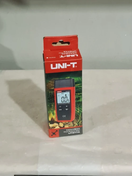UNI-T UT377A - Humidimètre à bois 0-40% (CE-UKCA)